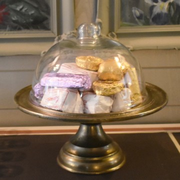 Τυλιχτά κεράσματα σε μπρούτζινη τουρτιέρα Υ28 Φ30εκ