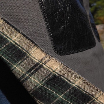 Ποδιά ολόσωμη, καμβάς γκρι χρώμα με 100% δερμάτινες μαύρες τσέπες